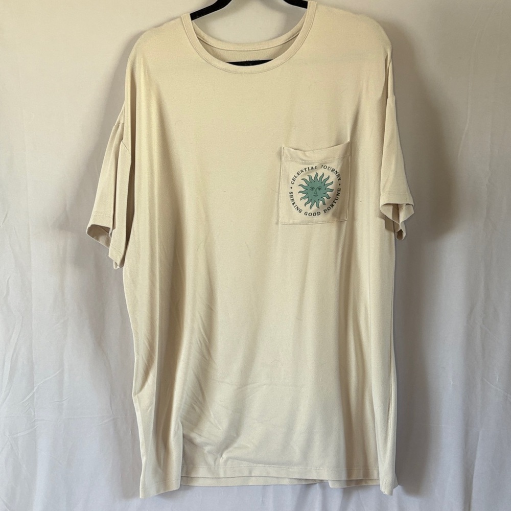 Arizona Jean Company Cream Tee with Green Sun Pocket Graphic